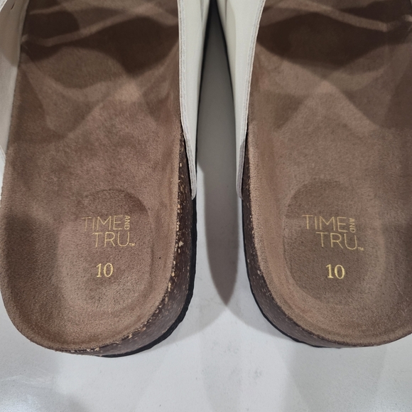 TIME & TRUE Elegant White Double Buckle Sandals - Picture 4 of 8